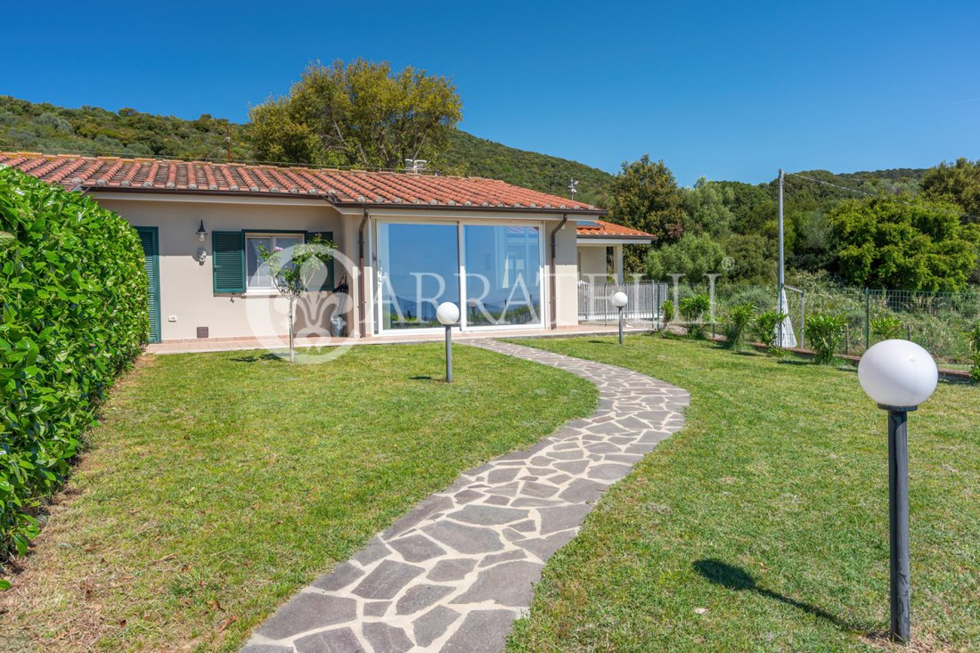 Villa in Castle of Castiglione, Castiglione della Pescaia, Tuscany 3 - 17799761
