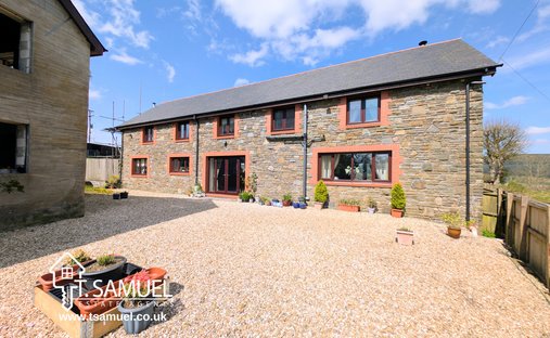 House in Mountain Ash, Wales, United Kingdom 1