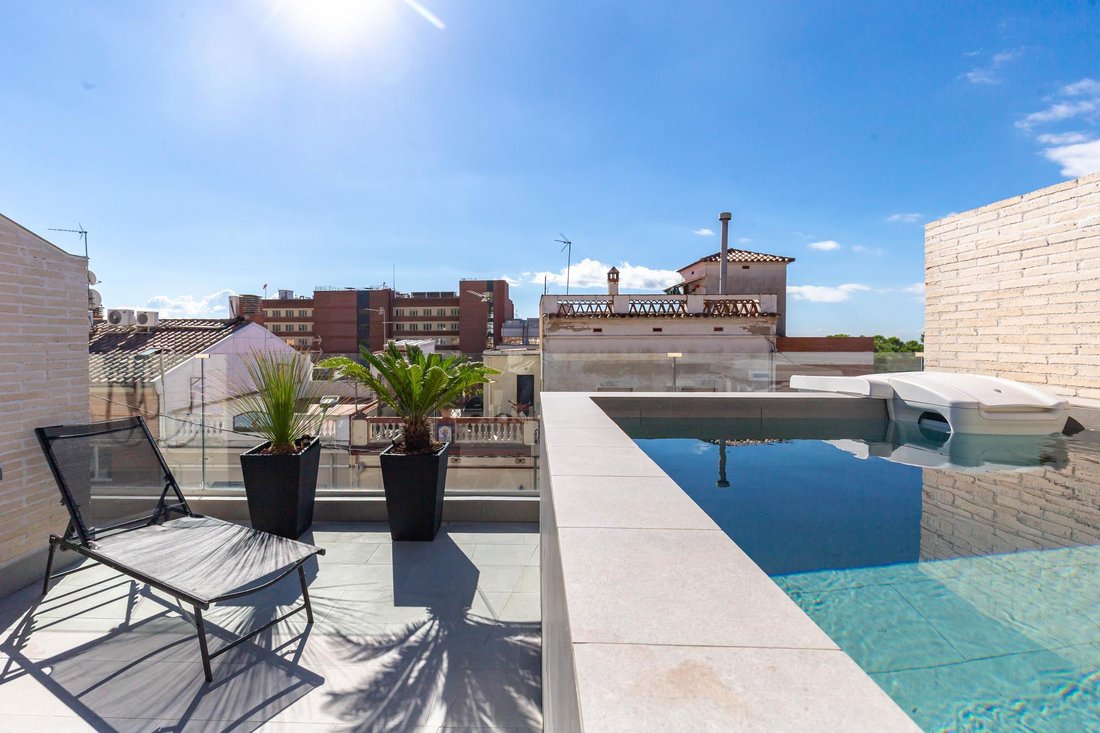 Villa in Esplugues de Llobregat, Catalonia, Spain 1 - 16987816