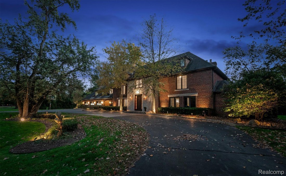 House in Beverly Hills, Michigan, United States 1 - 17725839