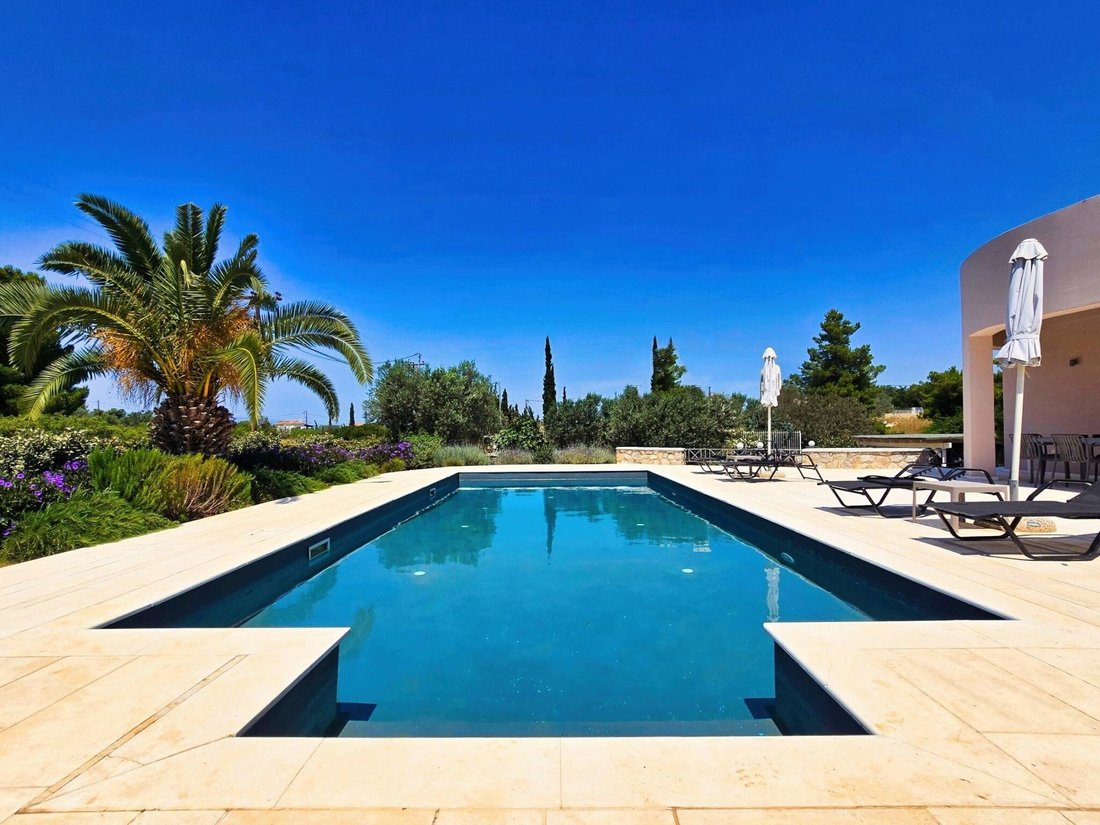 Villa in Koinotita Kranidiou, Kranidi, Greece 2 - 17798724