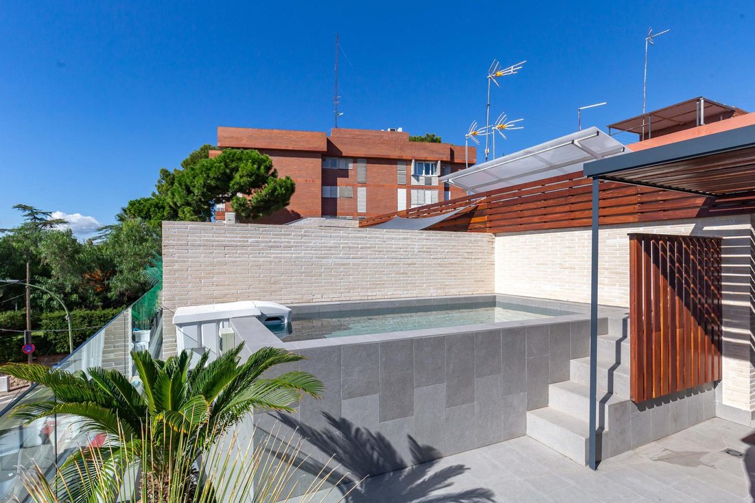 Villa in Esplugues de Llobregat, Catalonia, Spain 3 - 16987816