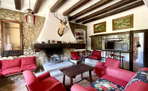 Villa in Monover, Valencian Community, Spain 1
