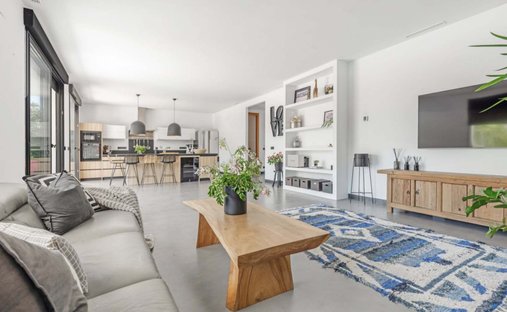 Villa in San Juan de Alicante, Valencian Community, Spain 1