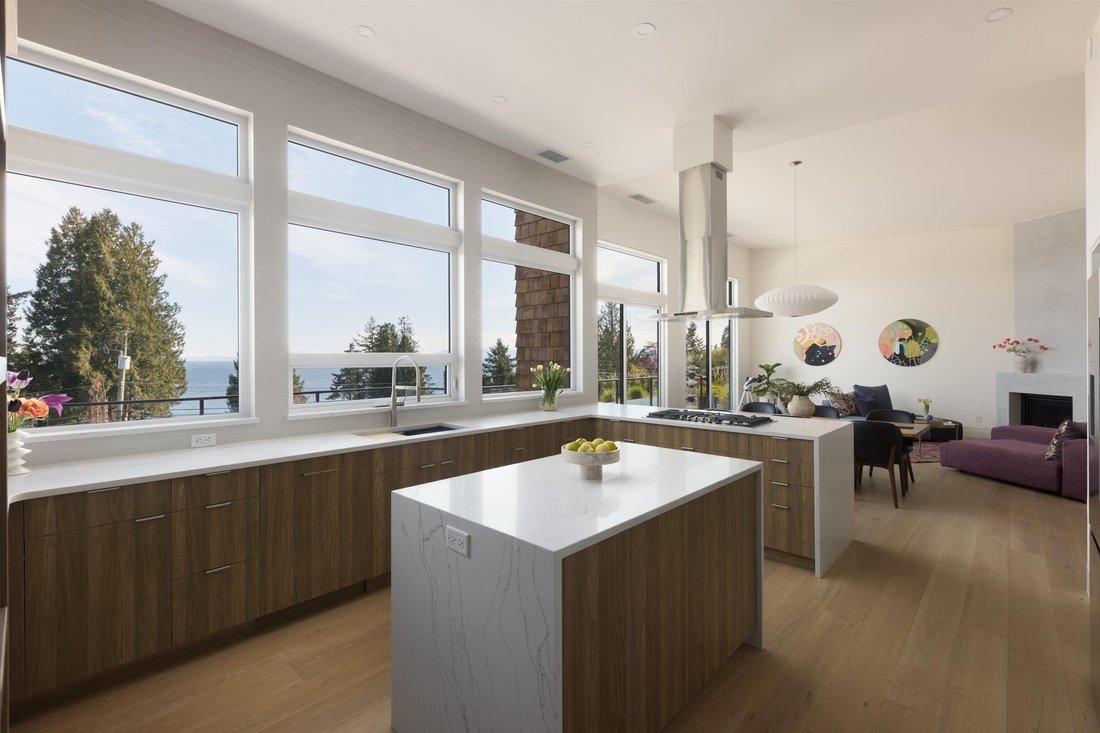House in Gibsons, British Columbia, Canada 5 - 17800086