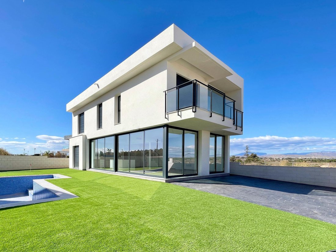 Villa in Santa Pola, Valencian Community, Spain 2 - 17730696