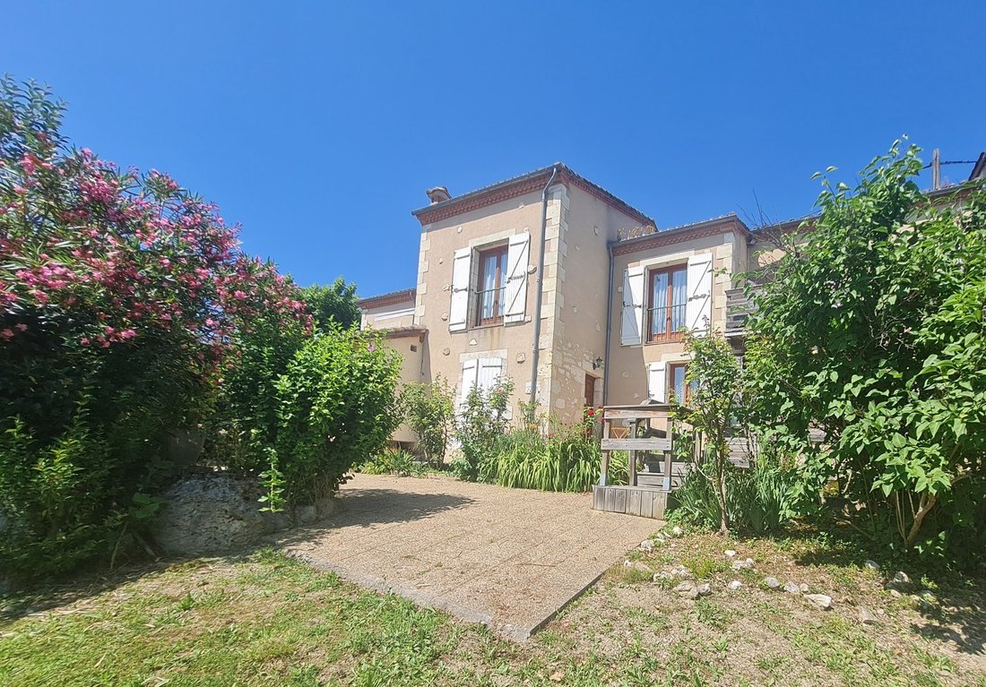 Lectoure, Occitania, France 1 - 17796775