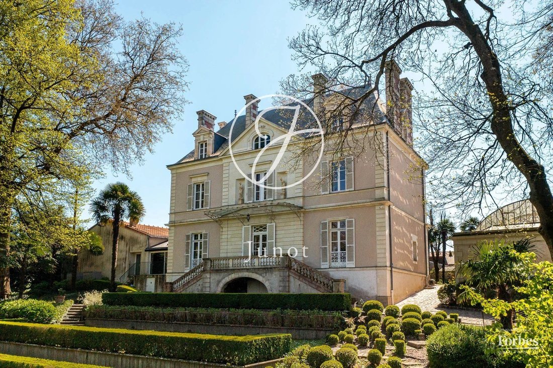 House in Centre Ville, Vertou, France 2 - 17566079
