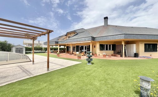 Villa in Ibi, Land Valencia, Spanien 1