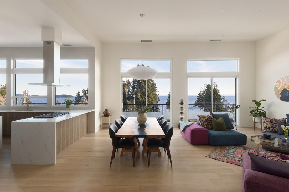 House in Gibsons, British Columbia, Canada 2 - 17800086
