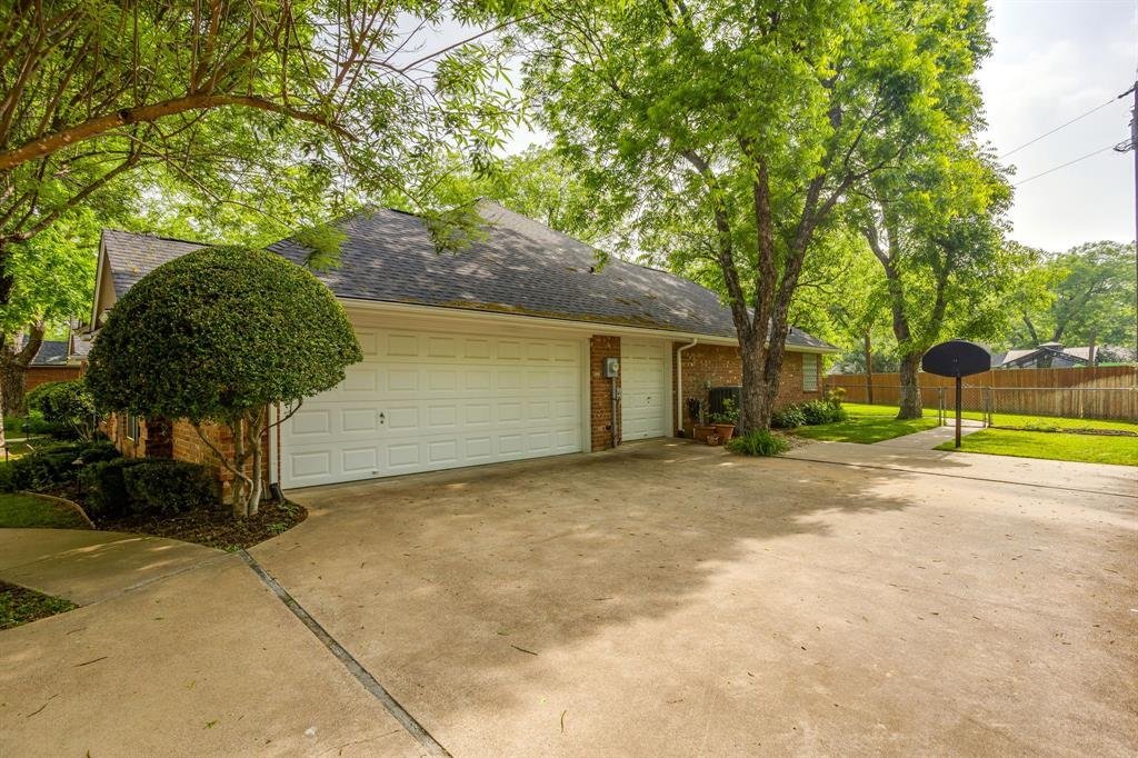 House in Granbury, Texas, United States 5 - 17799604