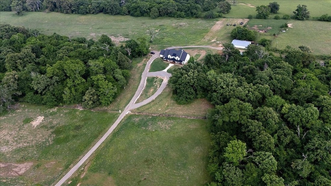 House in Ben Wheeler, Texas, United States 5 - 17800663