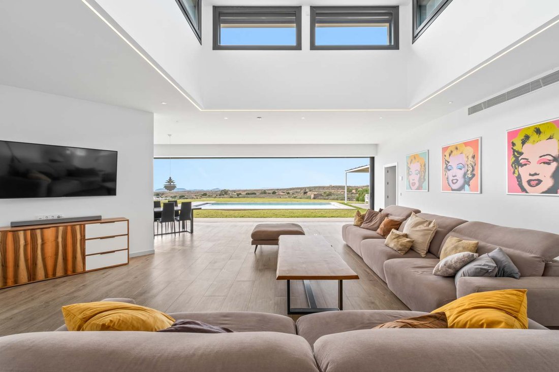Villa in Mutxamel, Valencian Community, Spain 3 - 17549987