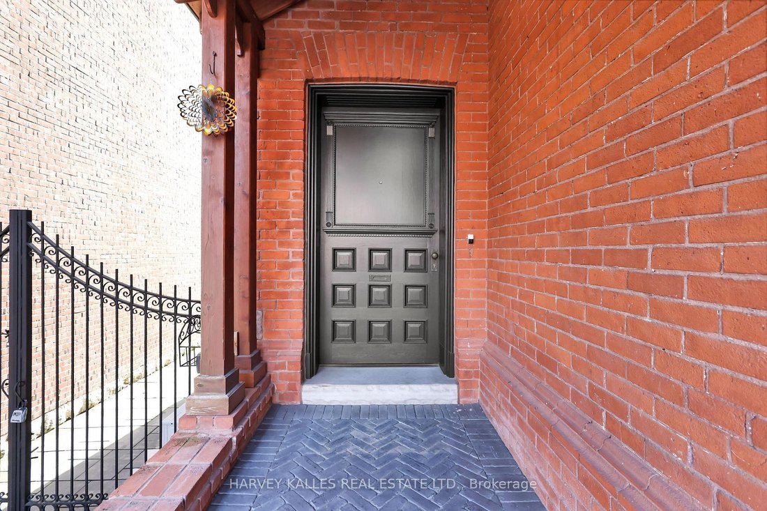 House in Toronto, Ontario, Canada 2 - 17801349