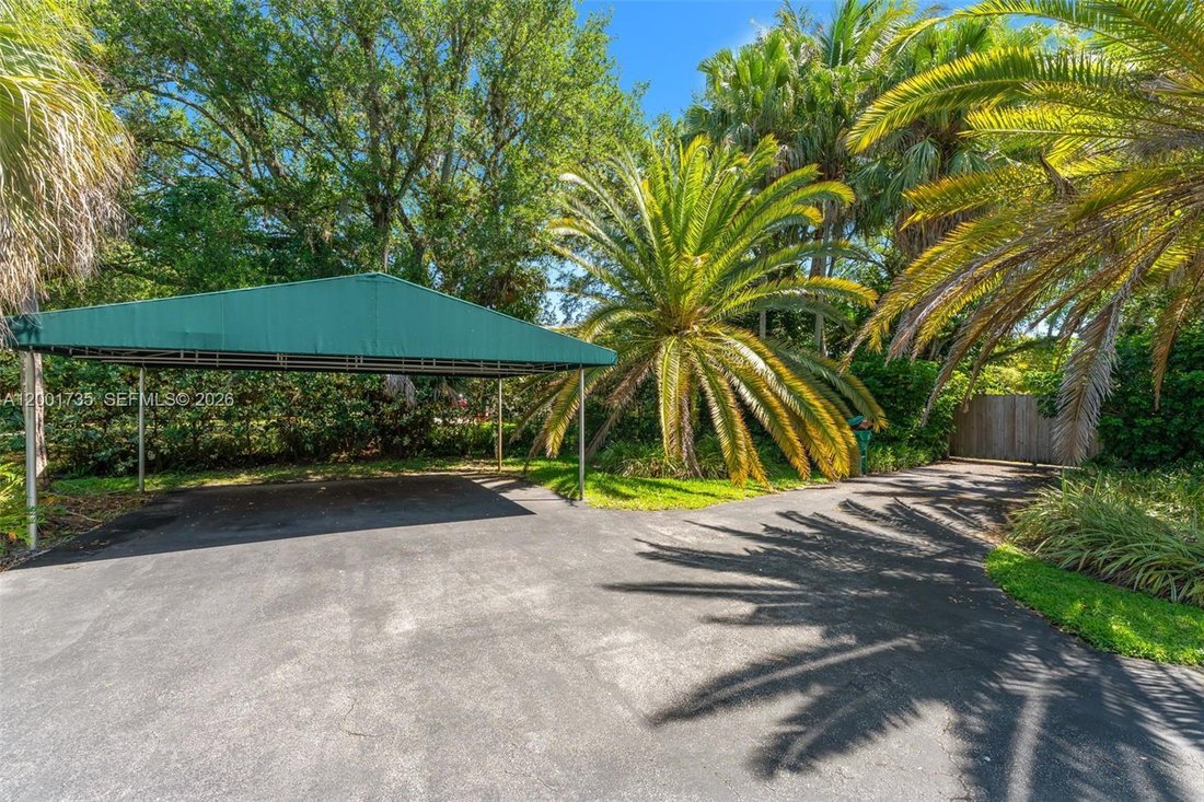 House in Miami, Florida, United States 4 - 17696957