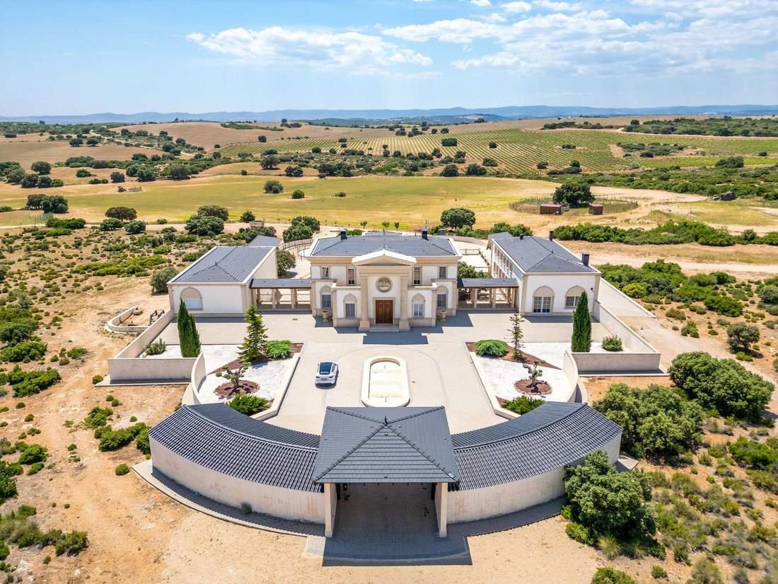 Country House in Lezuza, Castile-La Mancha, Spain 2 - 16988584