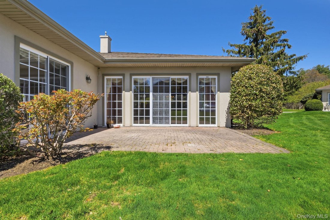 Condo in Melville, New York, United States 3 - 17776765