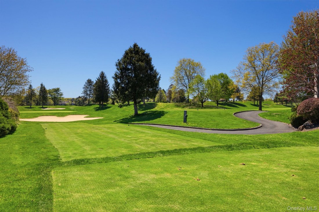 Condo in Melville, New York, United States 4 - 17776765