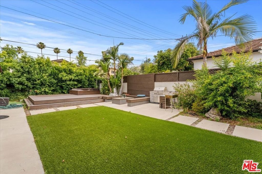 House in Glendale, California, United States 2 - 17802042