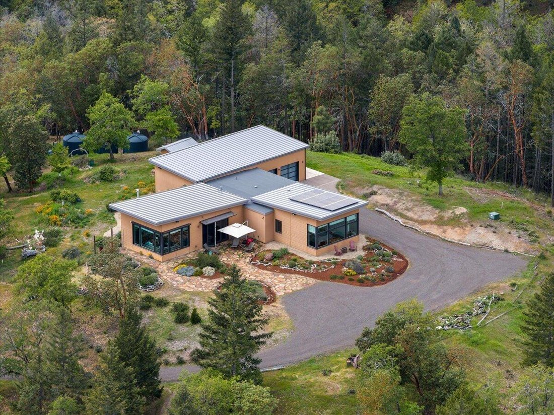 House in Applegate, Oregon, United States 4 - 17802186