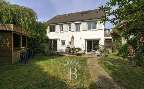 House in Les Pres Hauts, Verrières-le-Buisson, France 1