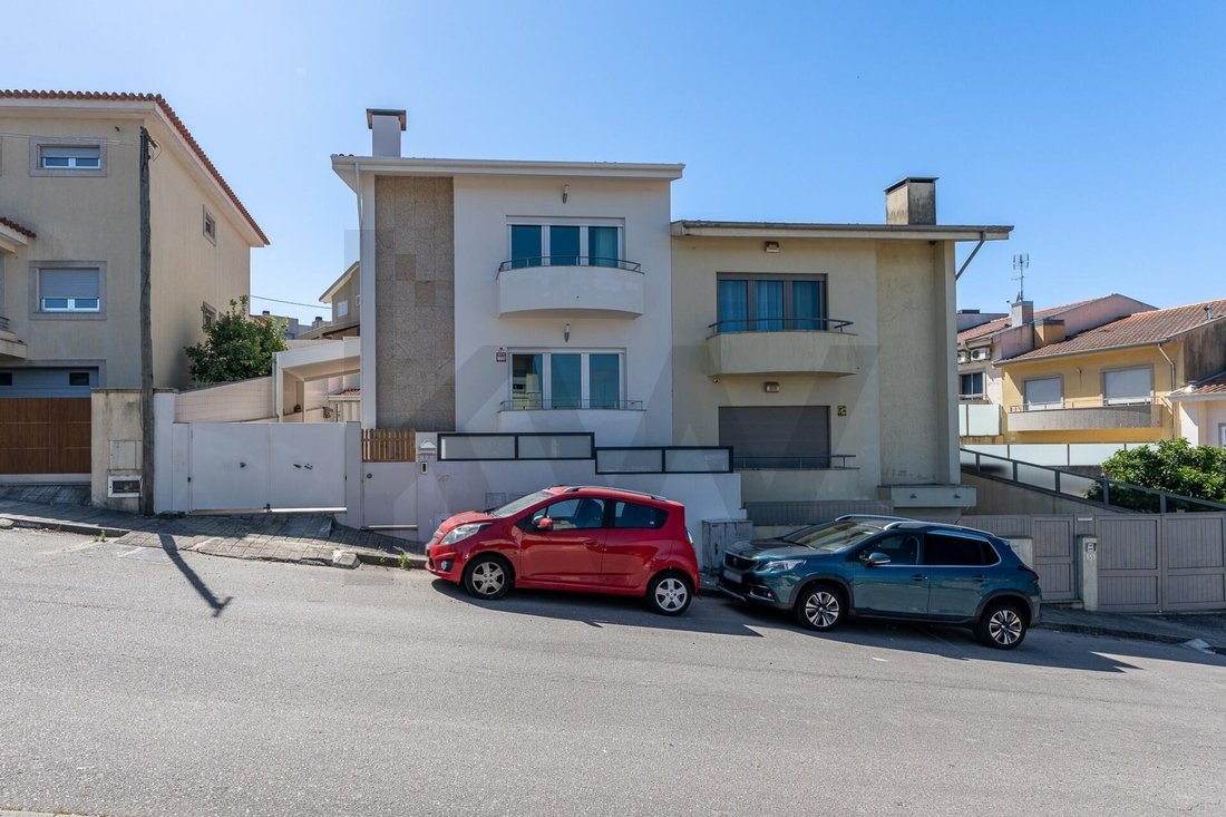 Townhouse in Gondomar (Sao Cosme), Valbom e Jovim, Porto District, Portugal 1 - 17802229