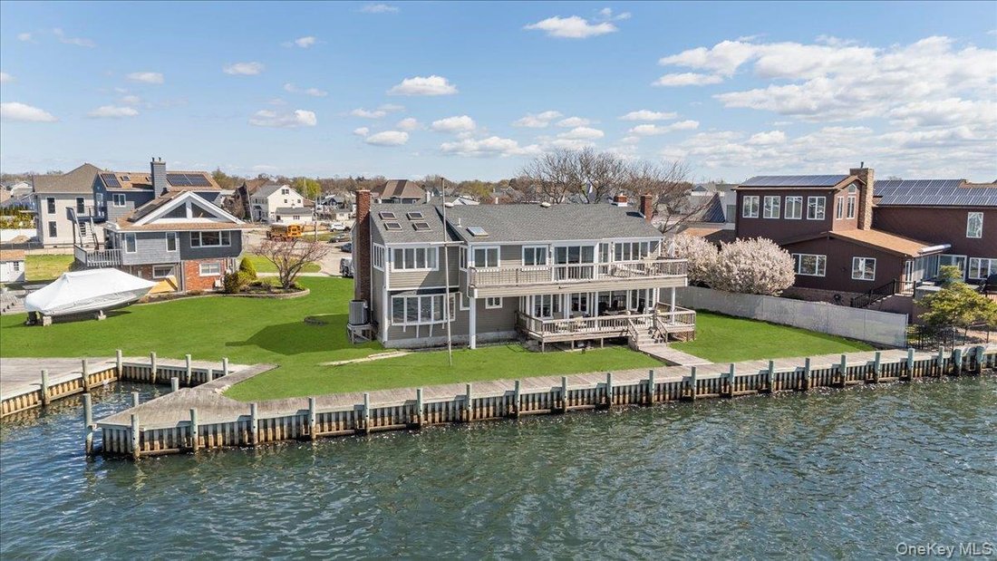 House in West Islip, New York, United States 3 - 17802169