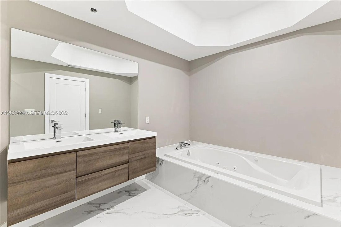 Condo in Golden Beach, Florida, United States 4 - 17802237