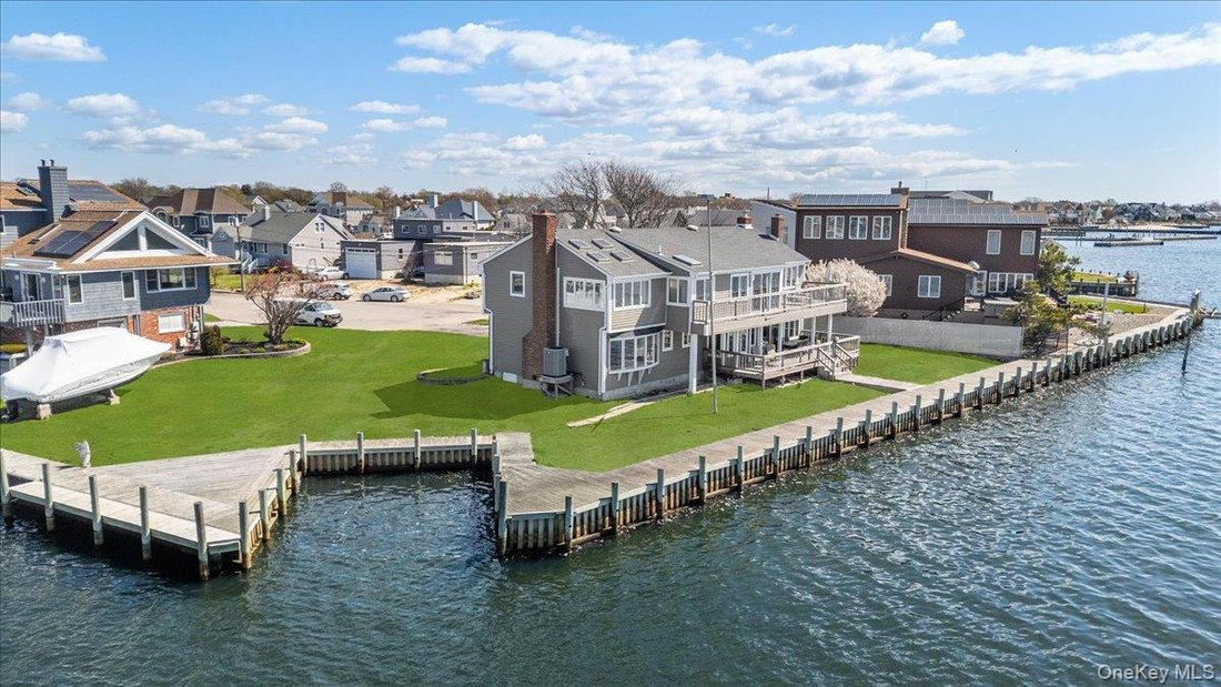 House in West Islip, New York, United States 2 - 17802169