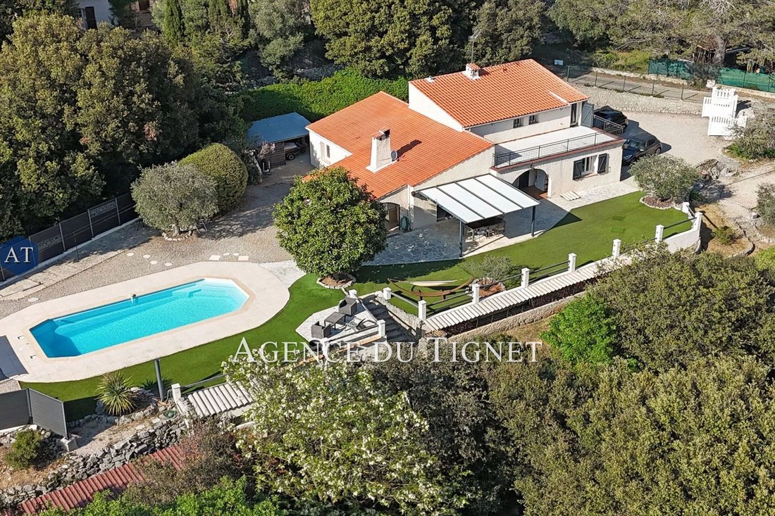 Villa in Le Tignet, Provence-Alpes-Côte d'Azur, France 1 - 17802528