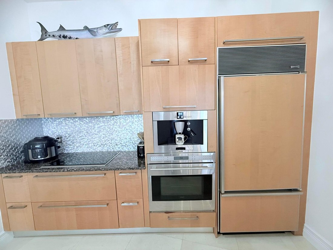 Condo in Sunny Isles Beach, Florida, United States 5 - 17802132