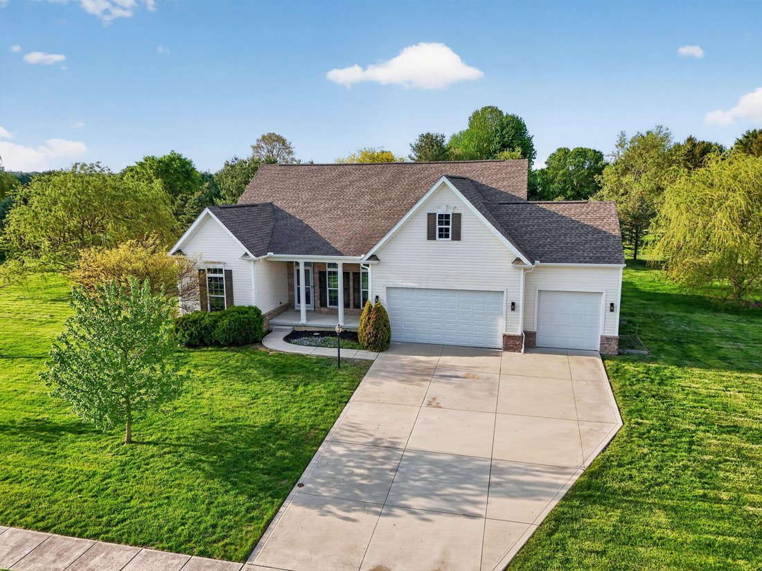 House in Pataskala, Ohio, United States 1 - 17802382
