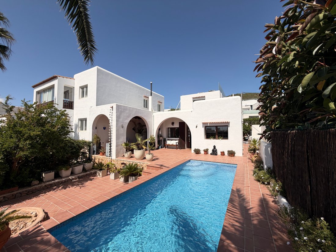 Villa in Santa Eularia des Riu, Balearic Islands, Spain 1 - 17803095