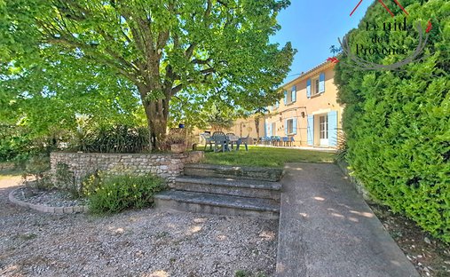 Villa in Visan, Provence-Alpes-Côte d'Azur, France 1