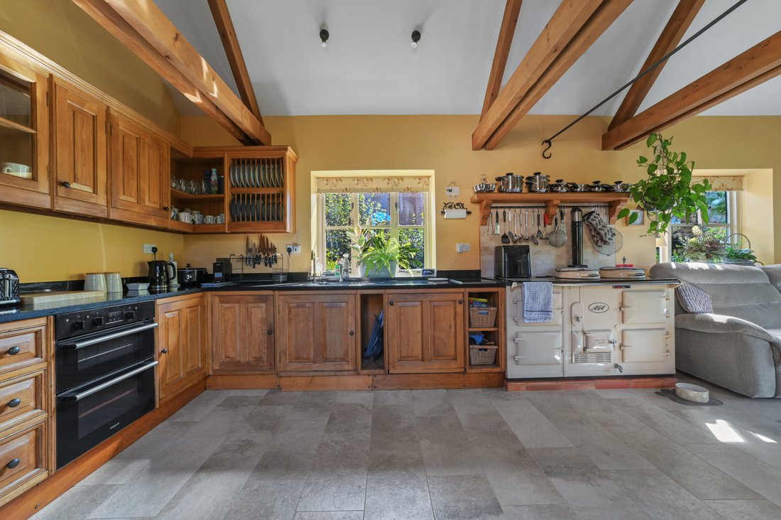 House in Leavenheath, England 4 - 17803097