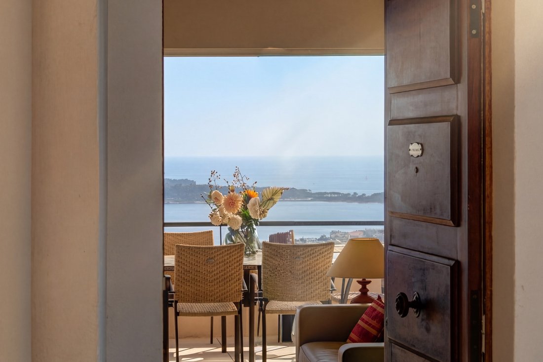 Apartment in Saint Nicolas, Cannes, France 5 - 17802897