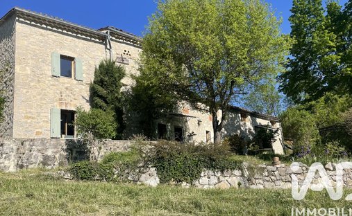 House in Saint-Nazaire-le-Desert, Auvergne-Rhône-Alpes, France 1