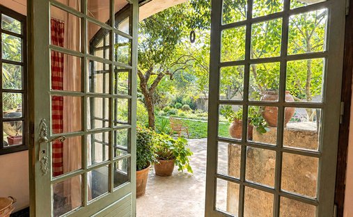 Villa in Avignon, Provence-Alpes-Côte d'Azur, France 1