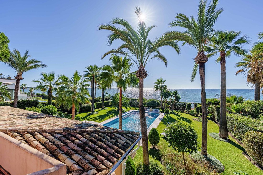 Villa in Estepona, Andalusia, Spain 1 - 17803207