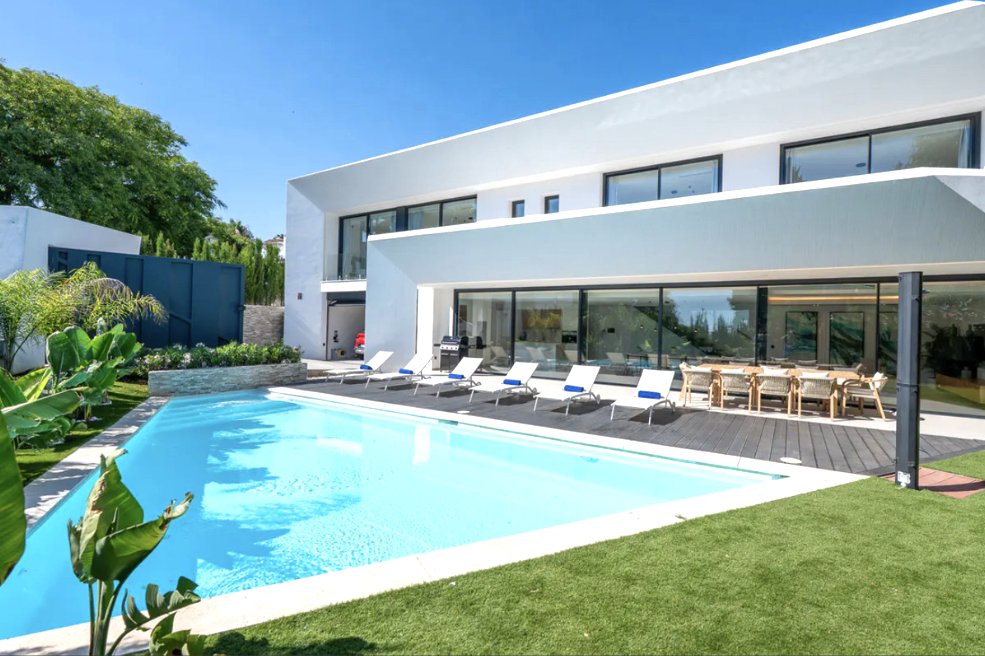 Villa in Marbella, Andalusia, Spain 1 - 17803232
