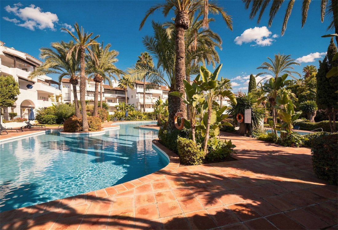 Apartment in Marbella, Andalusia, Spain 3 - 17803212