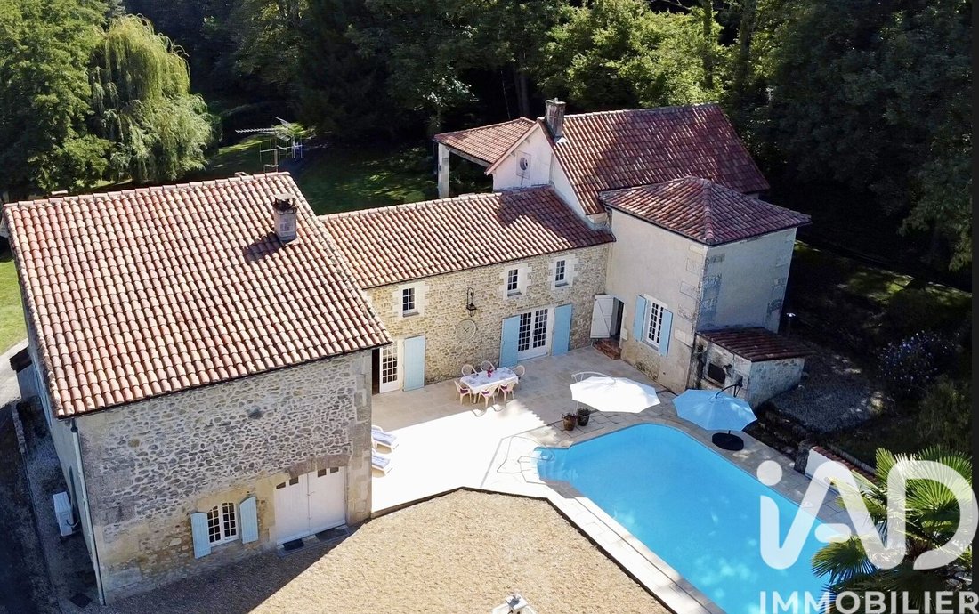 Casa a Saint-Sulpice-de-Cognac, Val-de-Cognac, Francia 1 - 17807639