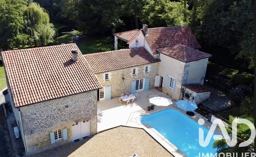 House in Saint-Sulpice-de-Cognac, Val-de-Cognac, France 1