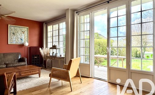 House in Bailly, Ile-de-France, France 1