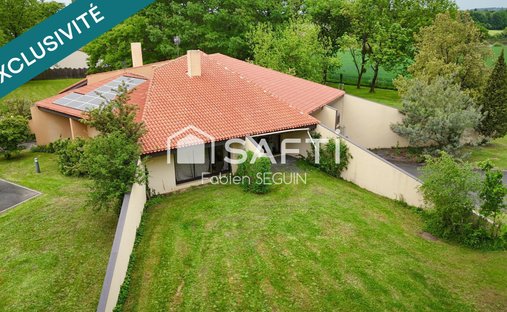 House in Sevremoine, Pays de la Loire, France 1