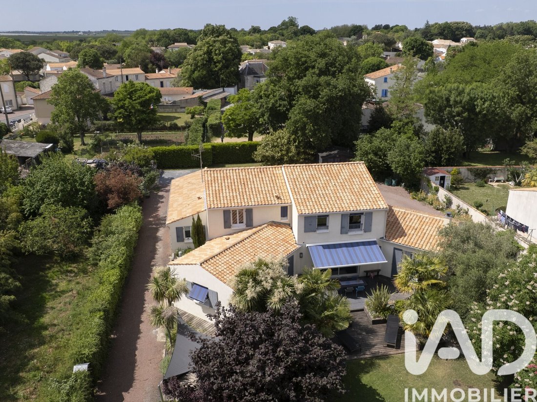 House in Vergeroux, Nouvelle-Aquitaine, France 1 - 17809470