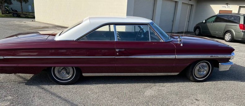 Coupe in Glendale, United States 1 - 17802988