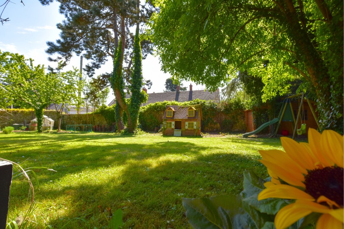 House in Les Essarts-le-Roi, Ile-de-France, France 2 - 16947695
