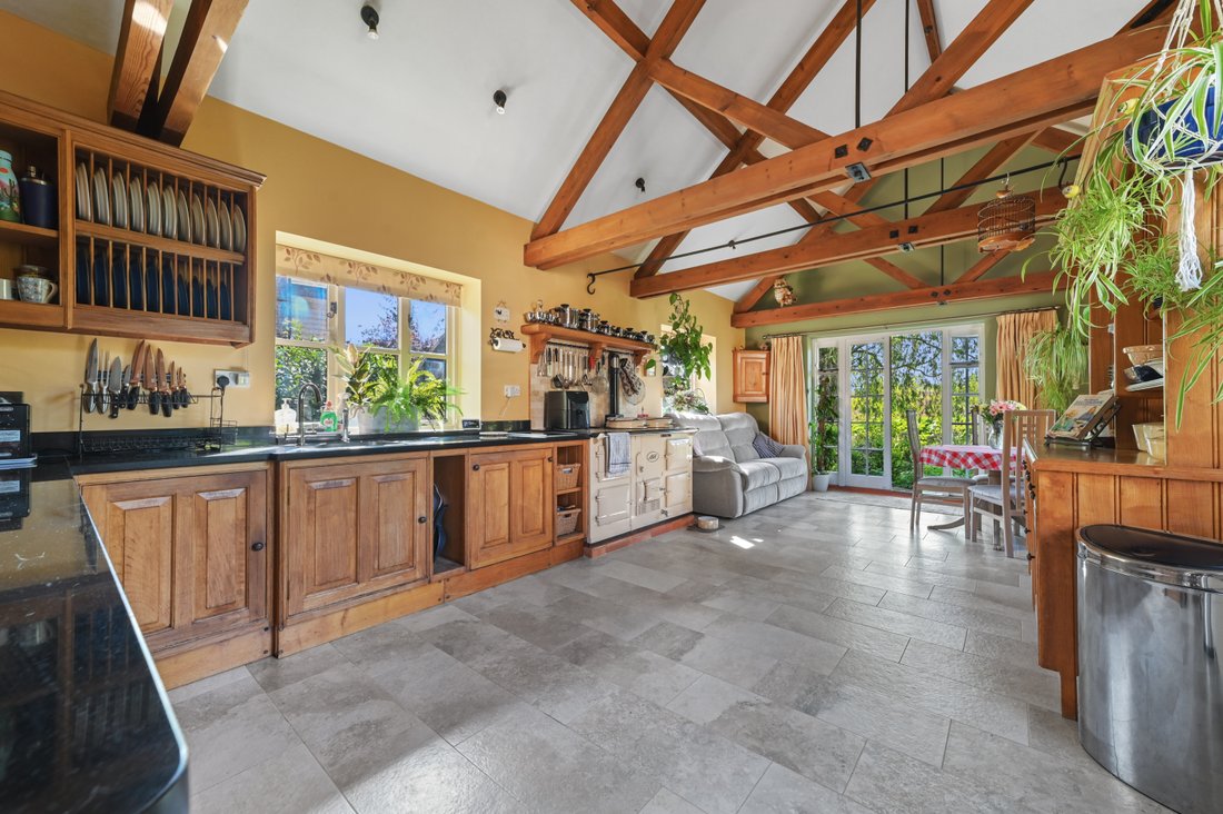 House in Leavenheath, England 5 - 17803097
