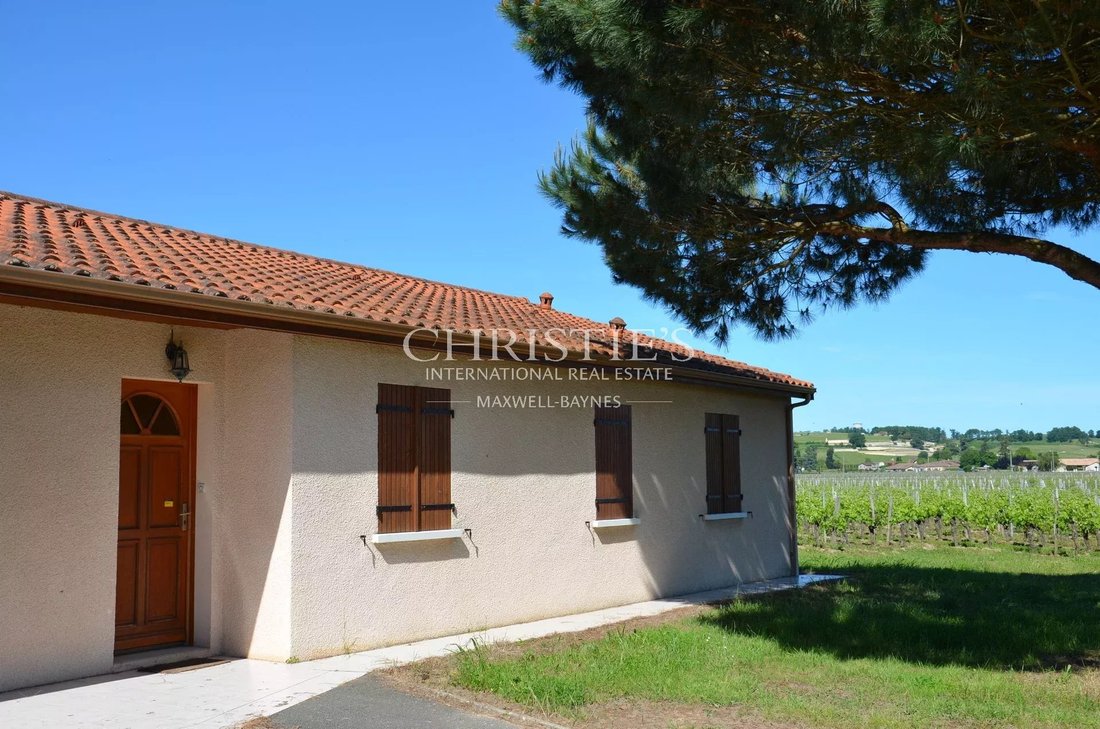 Farm Ranch in Saint-Émilion, Nouvelle-Aquitaine, France 5 - 15913733